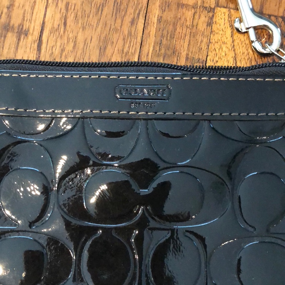 Coach wristlet - Picture 2 of 4